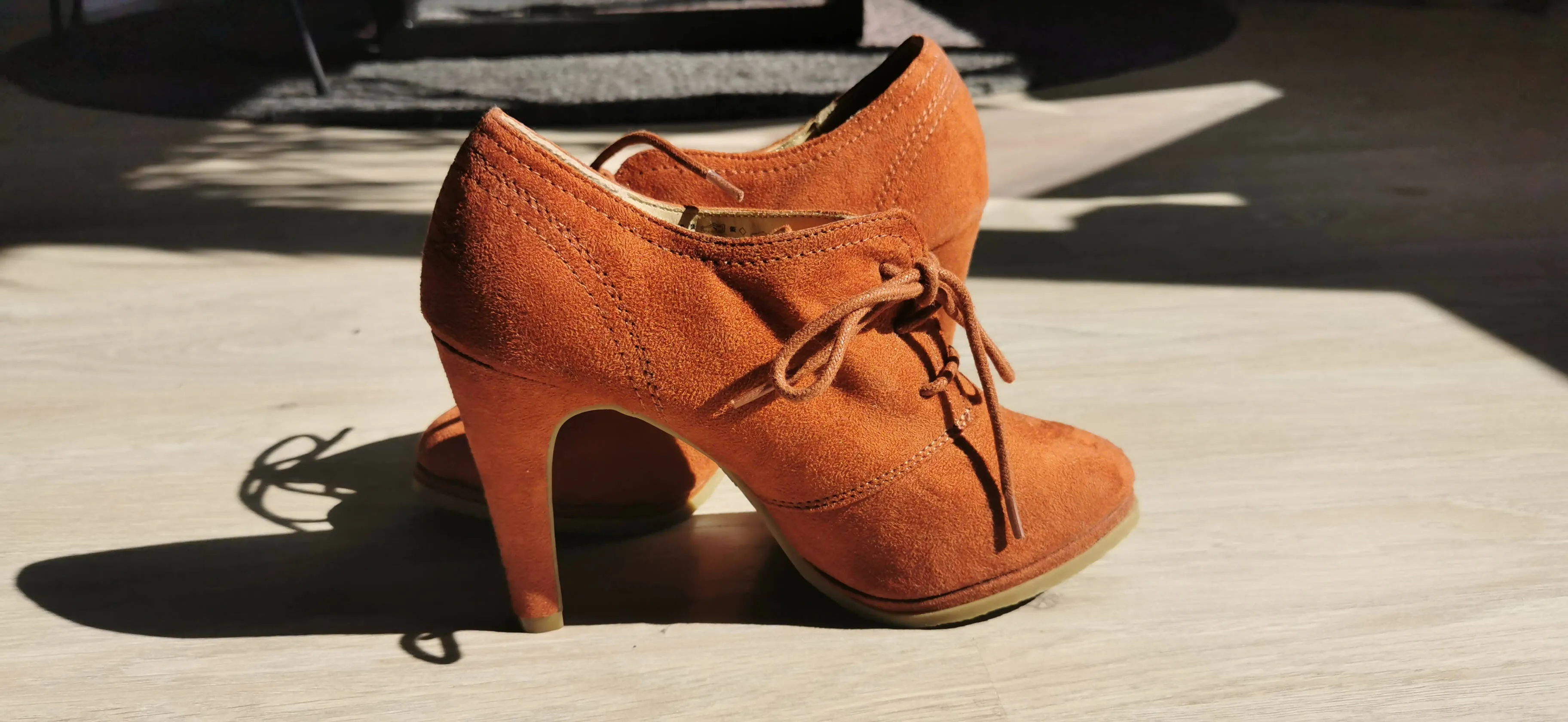 39 | Pumps in Wildleder-Optik