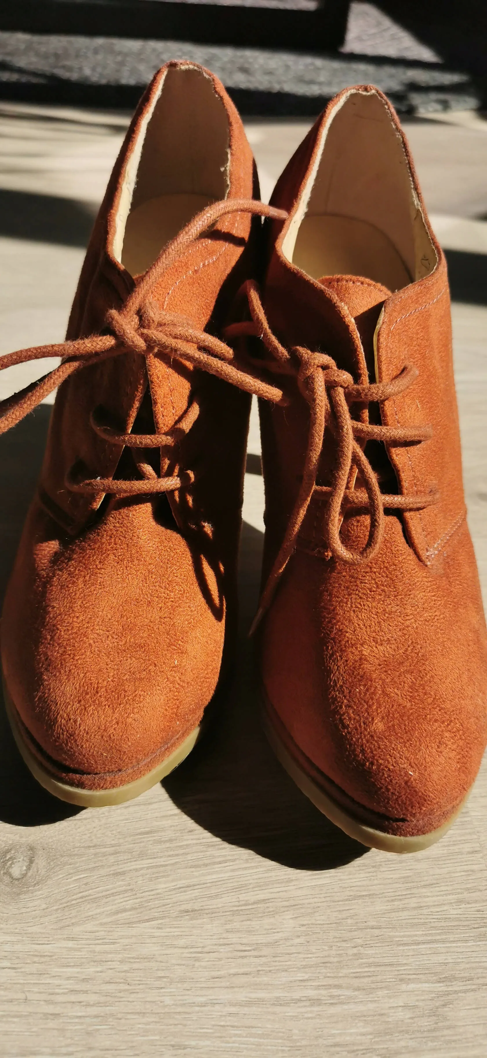 39 | Pumps in Wildleder-Optik