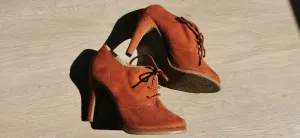 39 | Pumps in Wildleder-Optik