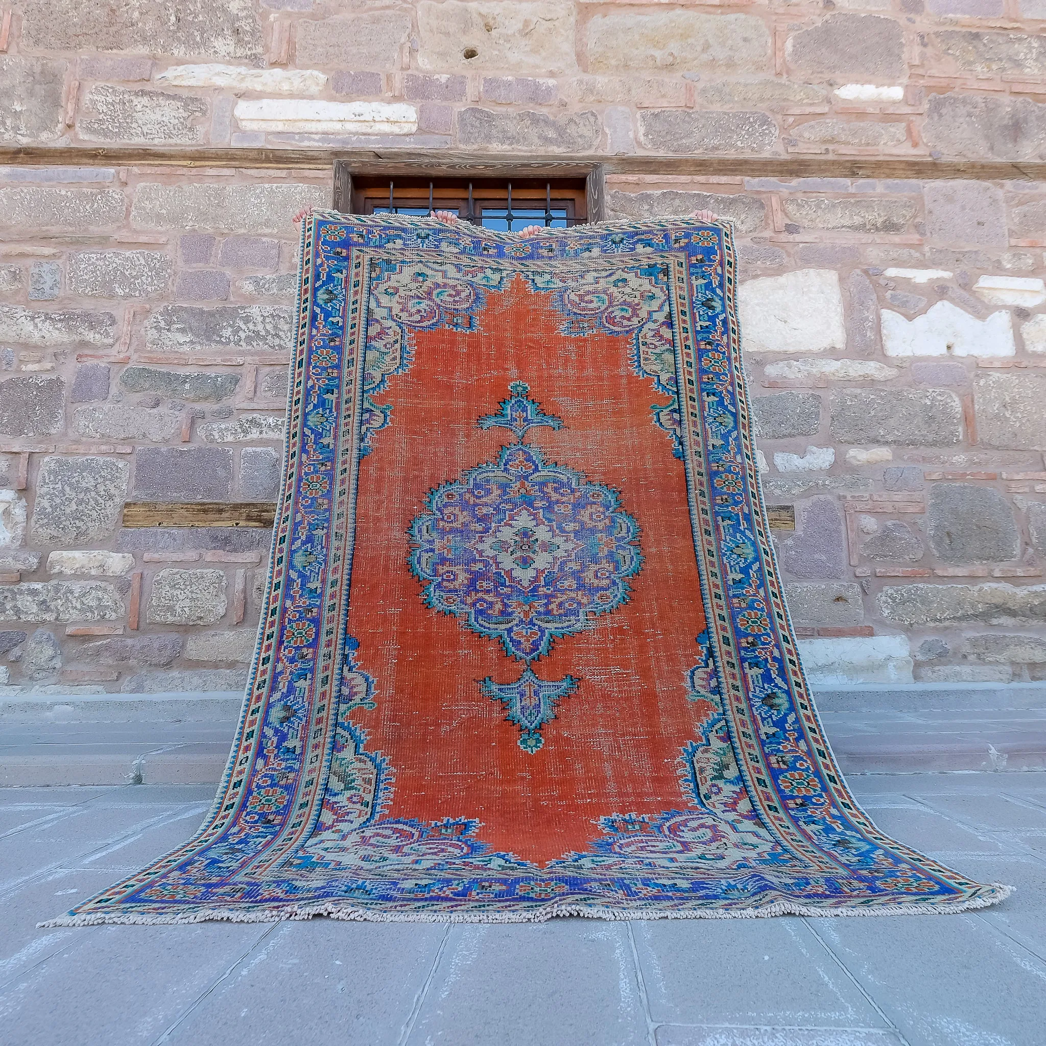 3927 Handwoven Vintage Rug 5'8x9