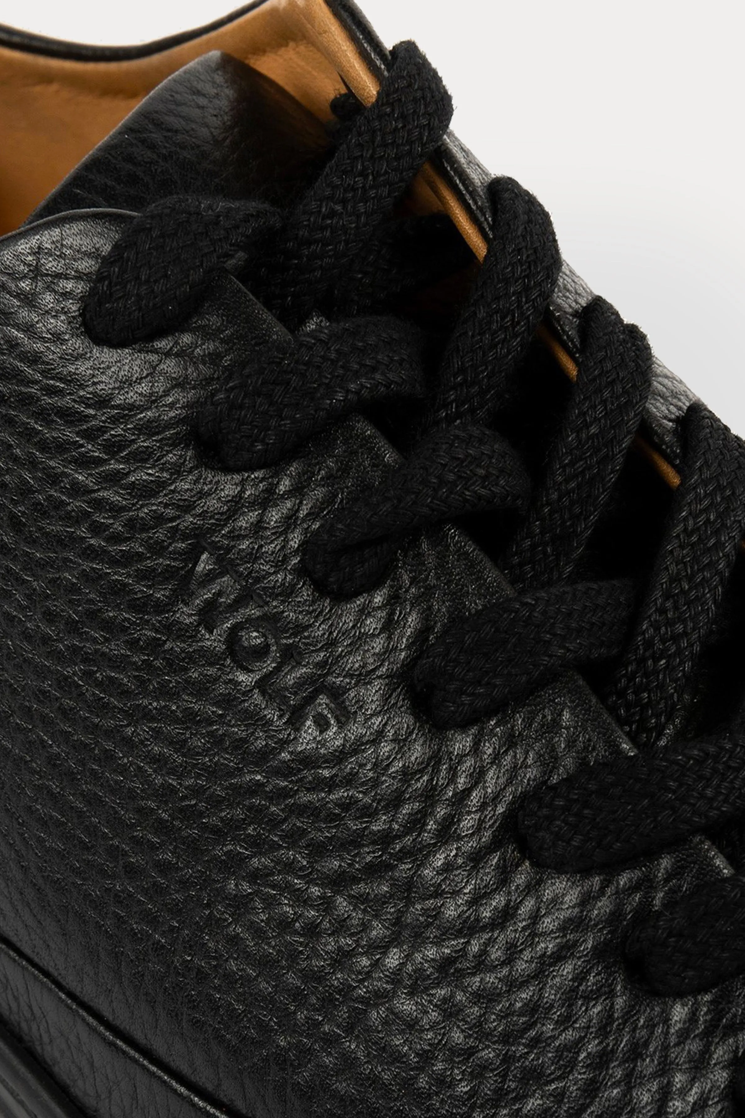 Knightsbridge Leather Smart Trainers in Black