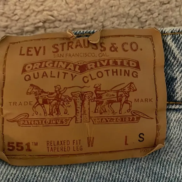 Levi 551 relaxed fit tapered leg