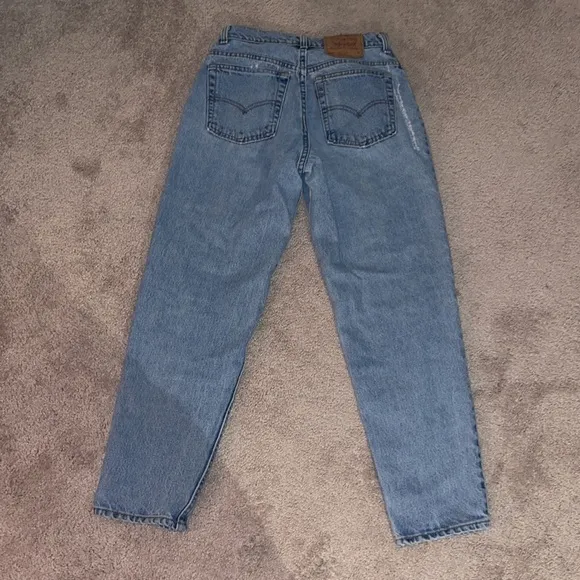 Levi 551 relaxed fit tapered leg