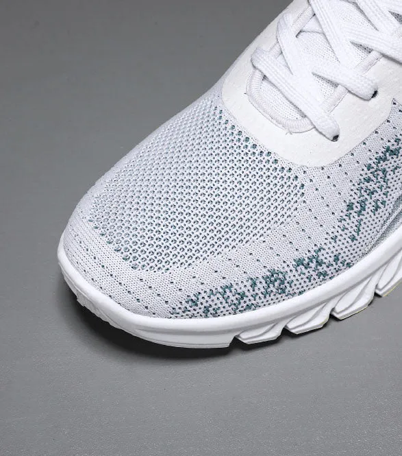 Lightweight and Cushioned Running Sneakers for Outdoor Adventures