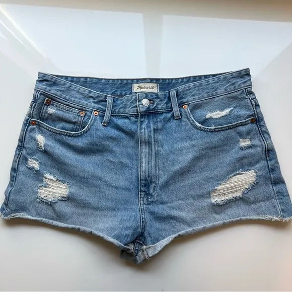 Madewell Distressed Relaxed Denim Jean Shorts in Homecrest Wash- Size 31