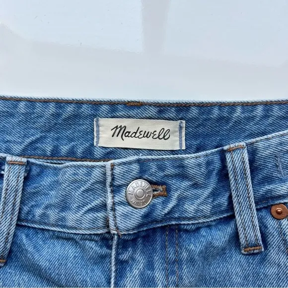 Madewell Distressed Relaxed Denim Jean Shorts in Homecrest Wash- Size 31
