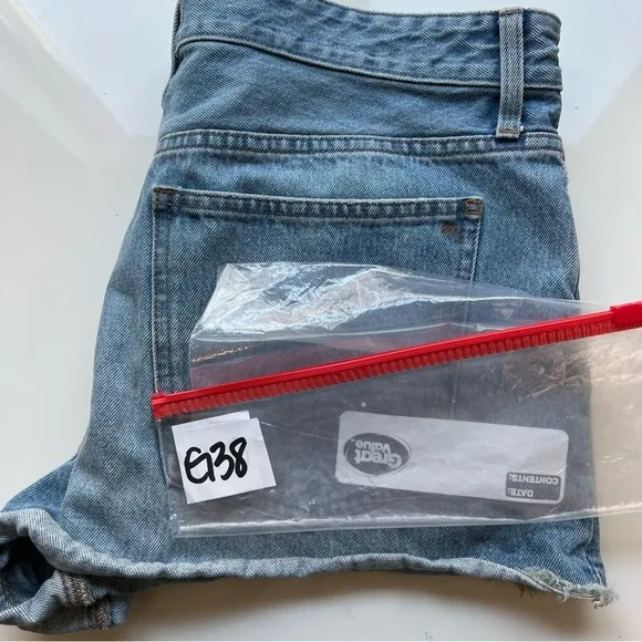 Madewell Distressed Relaxed Denim Jean Shorts in Homecrest Wash- Size 31