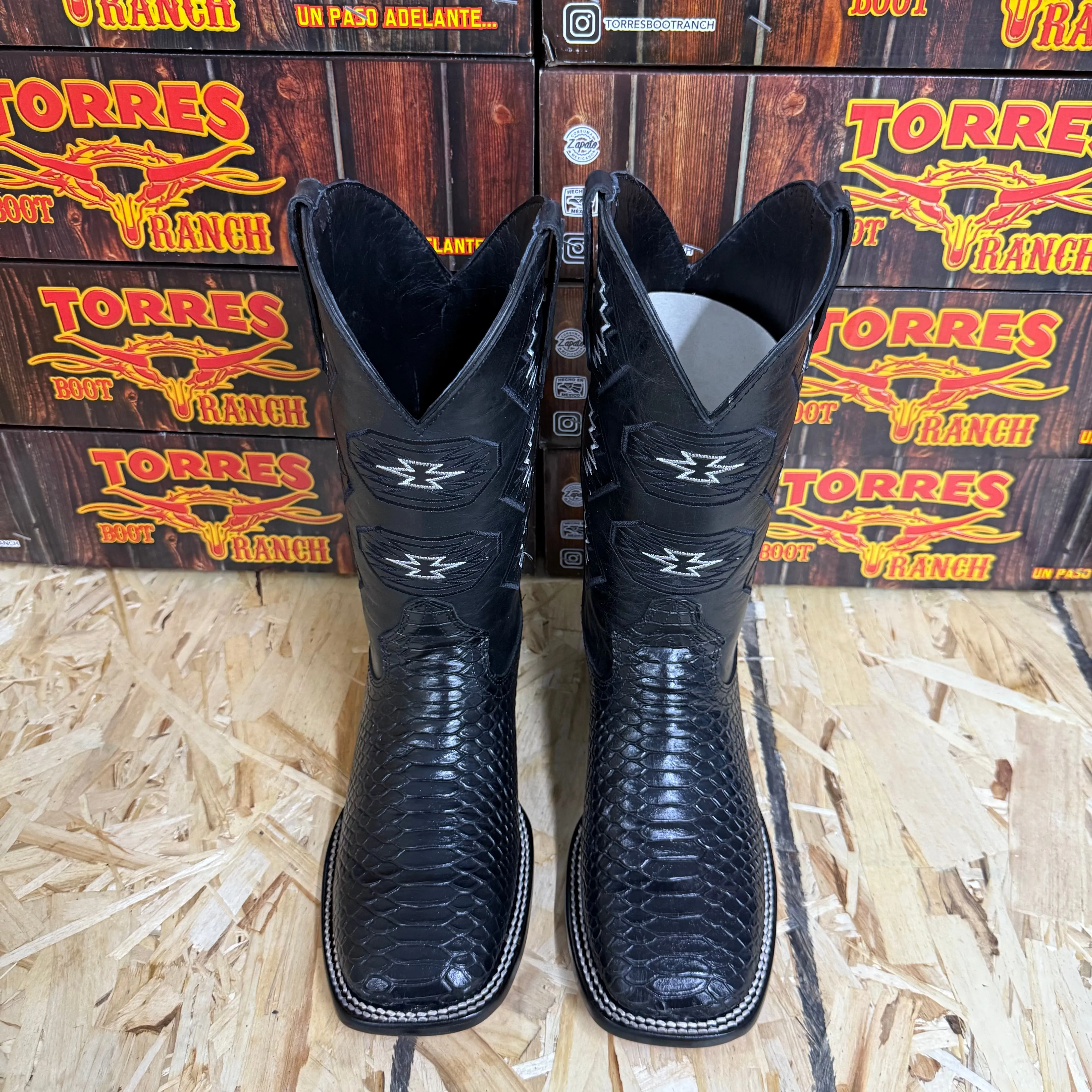 Red Venom Python Torres Boot