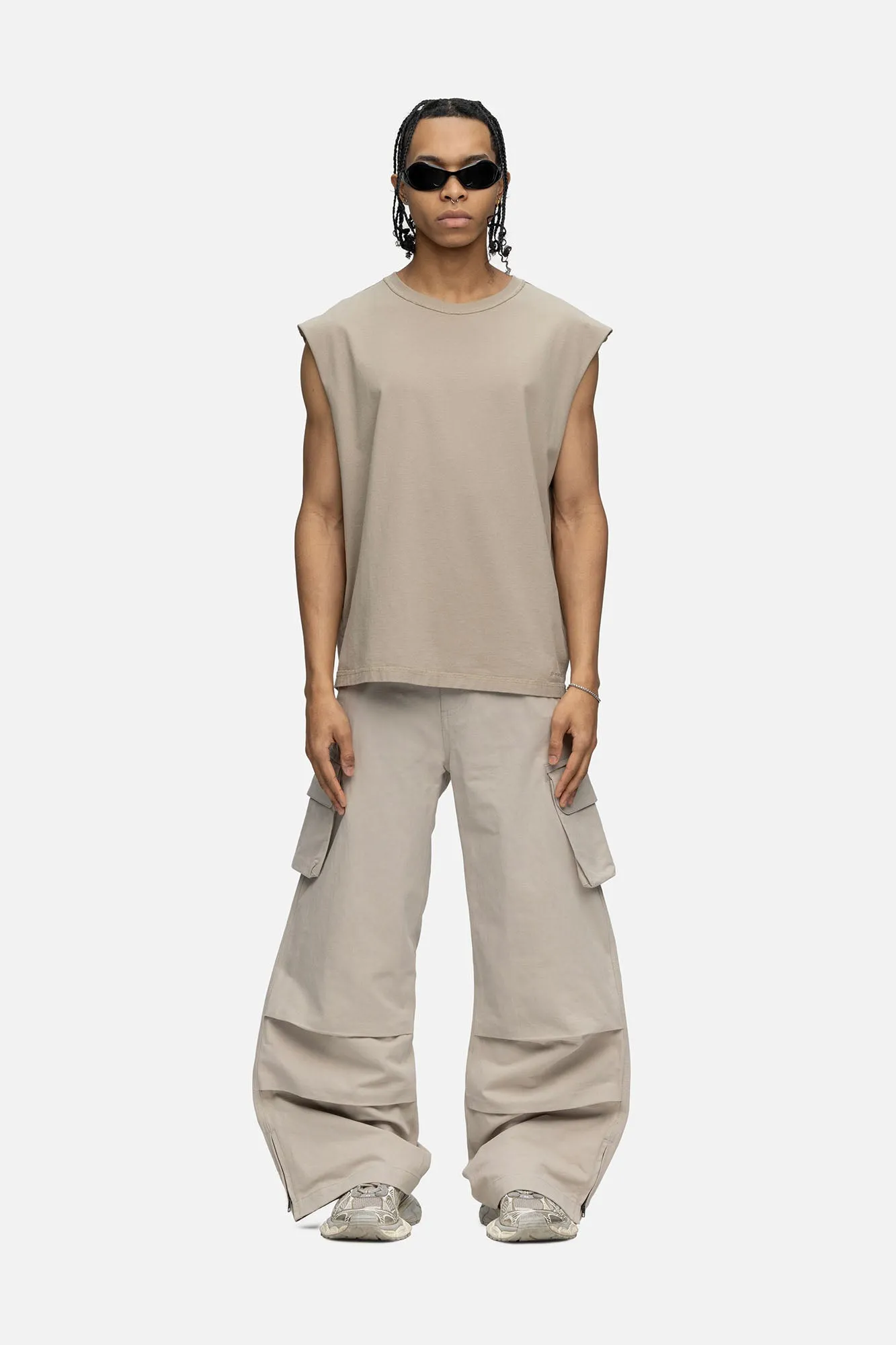 SLEEVELESS T-SHIRT CEMENT