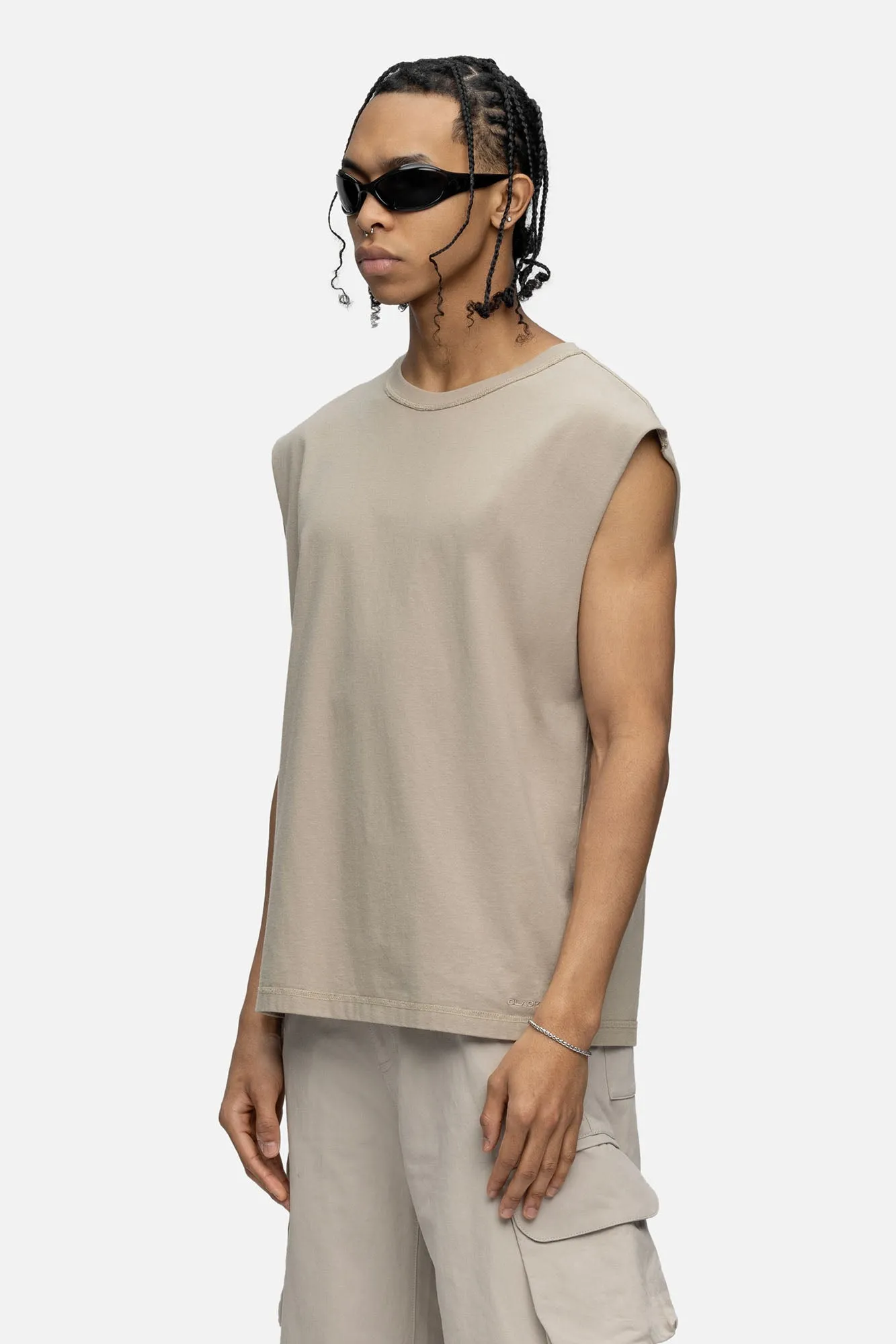 SLEEVELESS T-SHIRT CEMENT