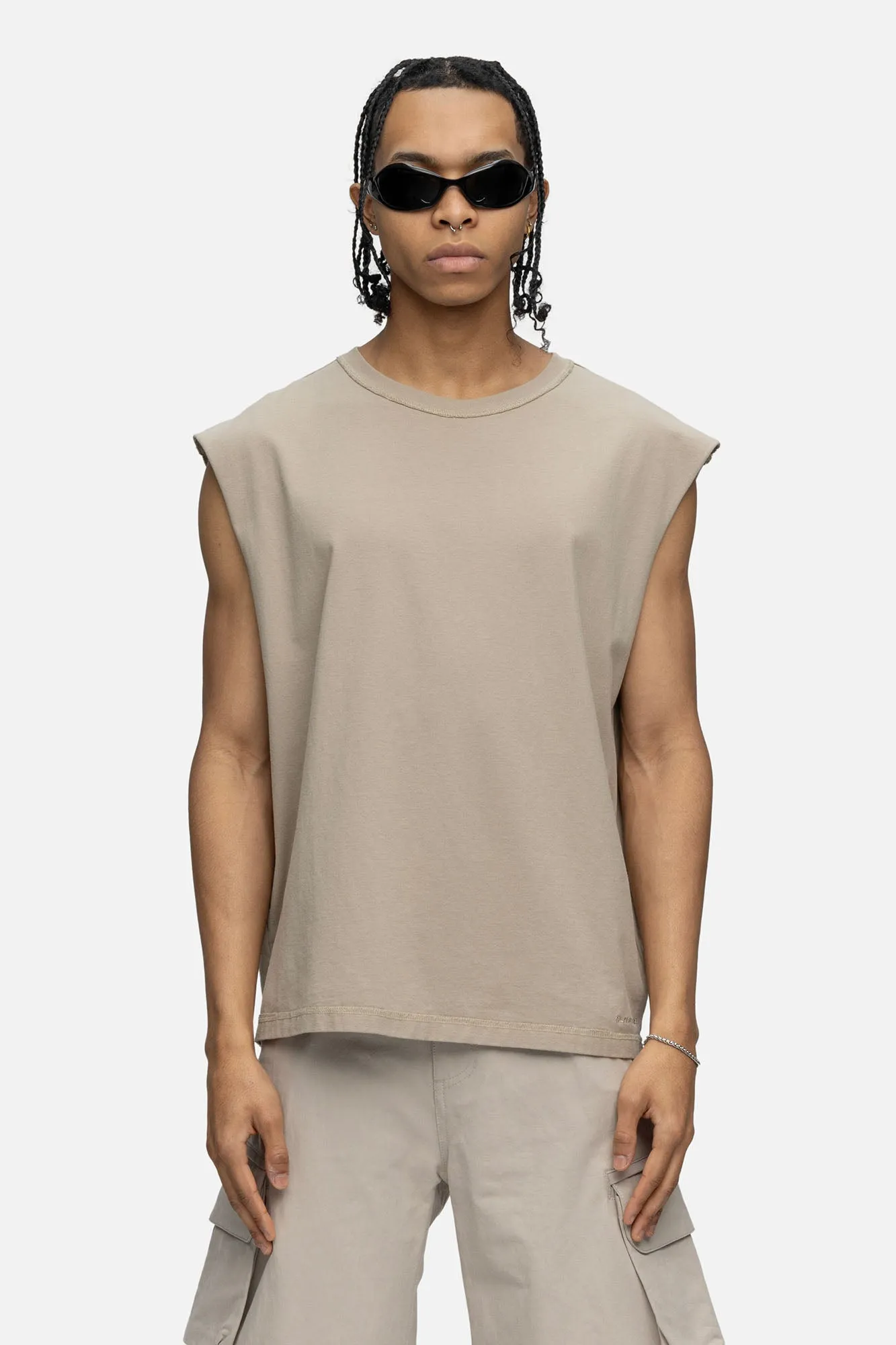 SLEEVELESS T-SHIRT CEMENT