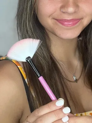 Sparkles & Lace Beauty - Pink Fan Brush