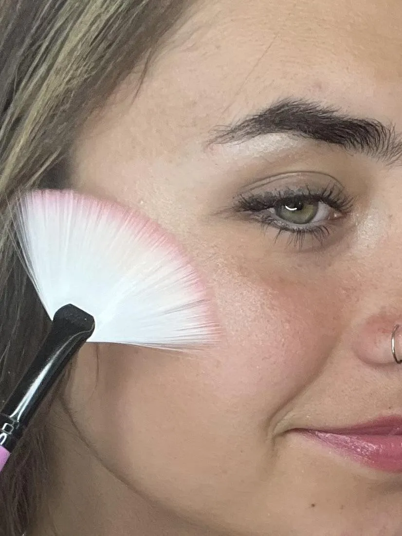 Sparkles & Lace Beauty - Pink Fan Brush