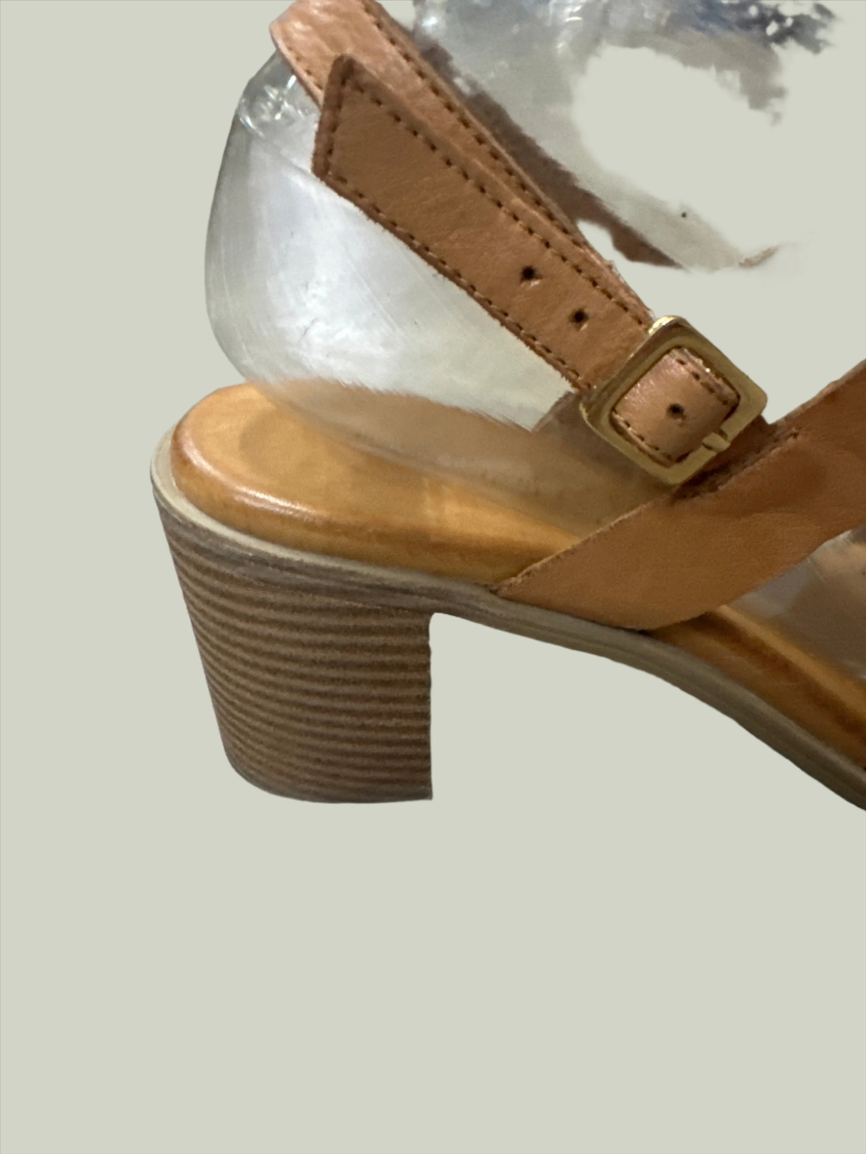 Uski Tan Leather